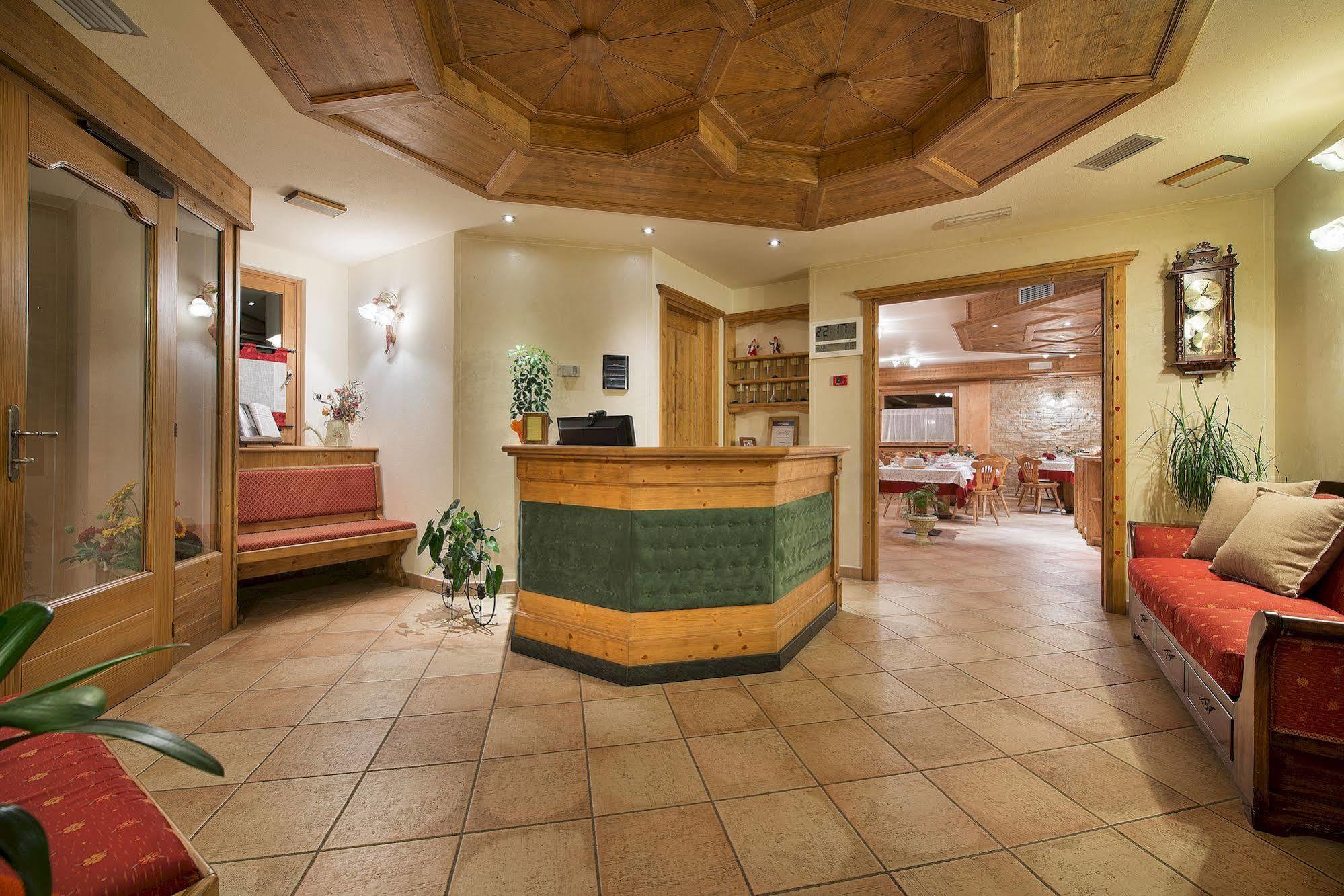 Hotel Costanza Mountain Holiday ลีวินโญ ภายนอก รูปภาพ